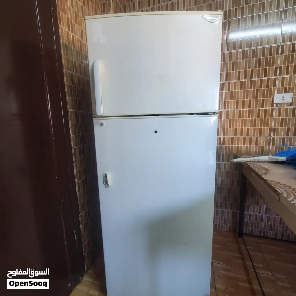 ثلاجه للبيع