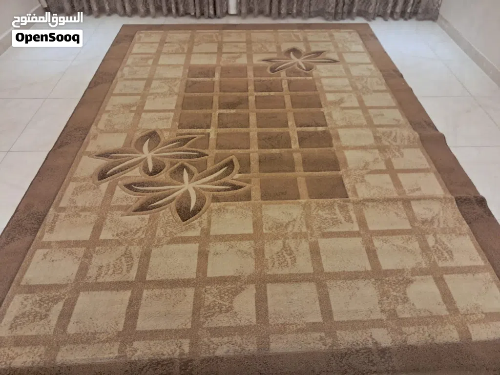 سجادة تركي بحالة ممتازة