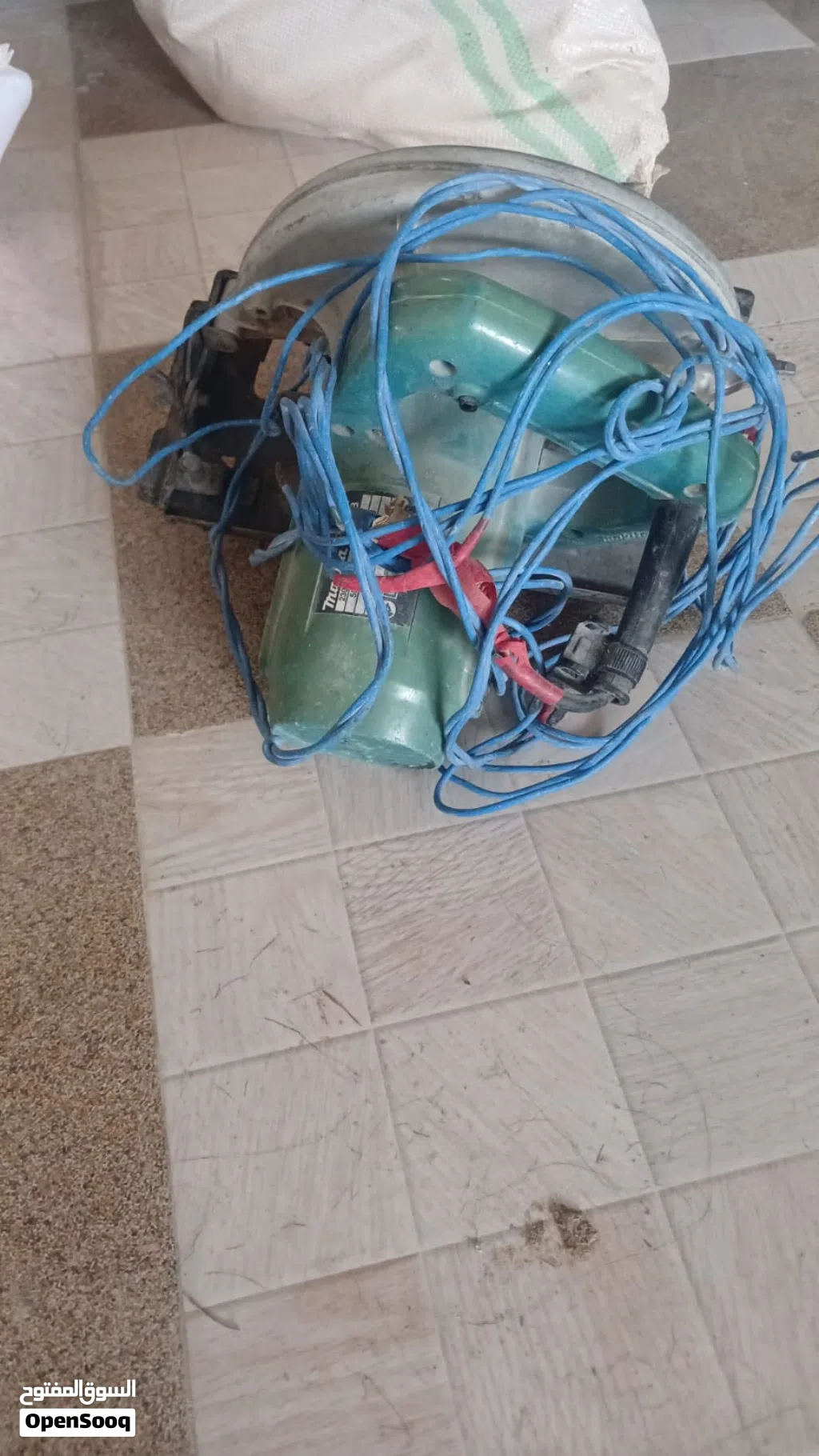 يوجد لدي مجموعة ادوات بناء للبيع جمله كلهن وسعرهن اقل من سعر السوق اقراء الوصف اقراء الوصف