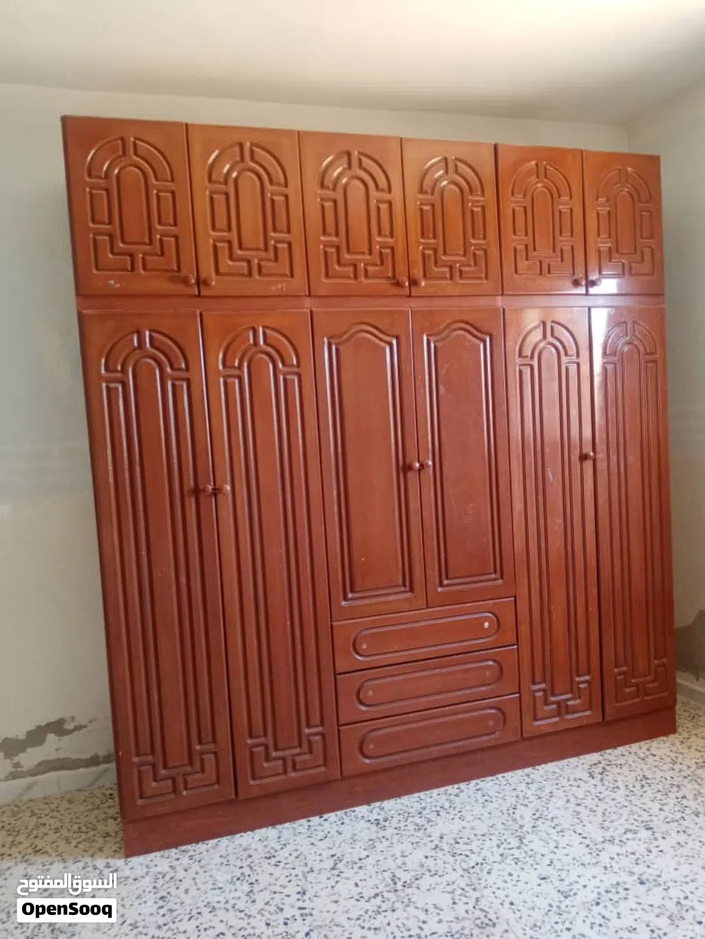 عدد 3أسرة للبيع كل سرير يحتوي علي طابقين ودولاب