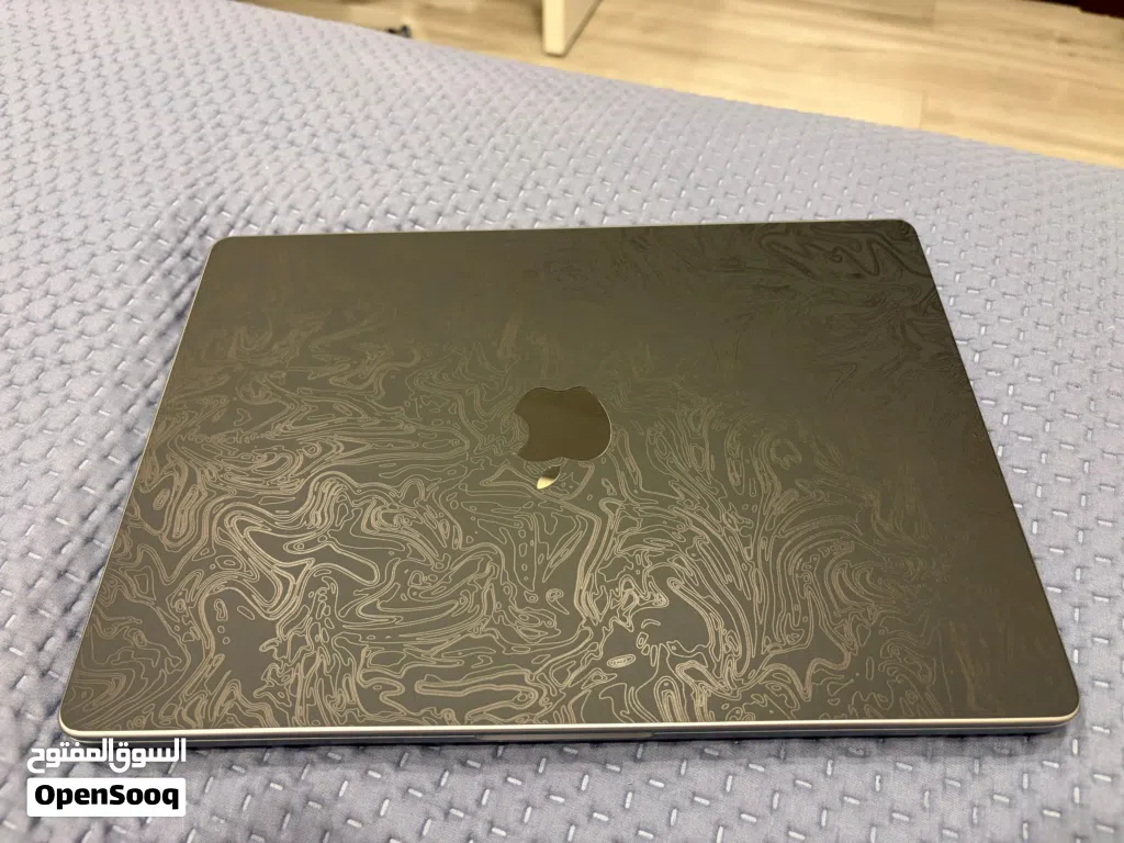 M2 MacBook pro 14"
