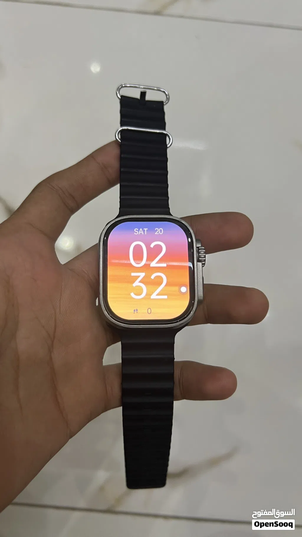 ساعة شبيهت ابل و افضل منها
