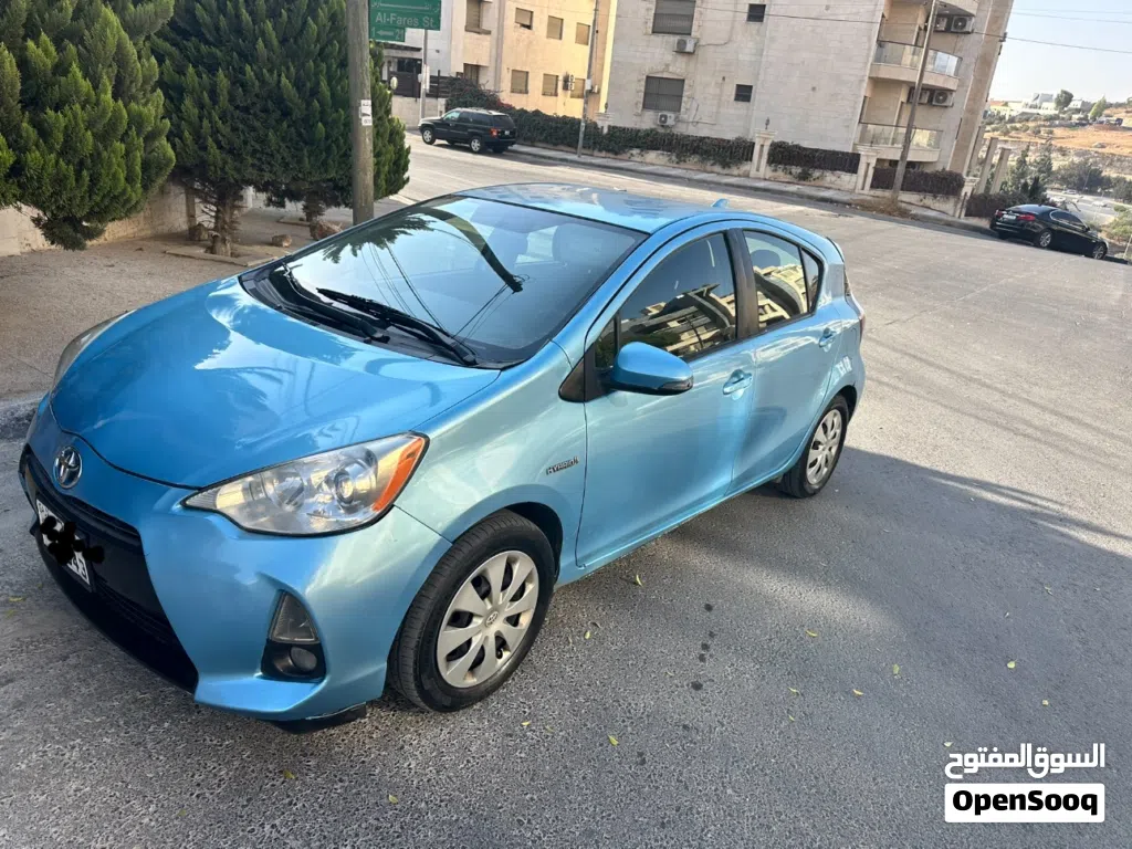 تويوتا بريوس Prius C