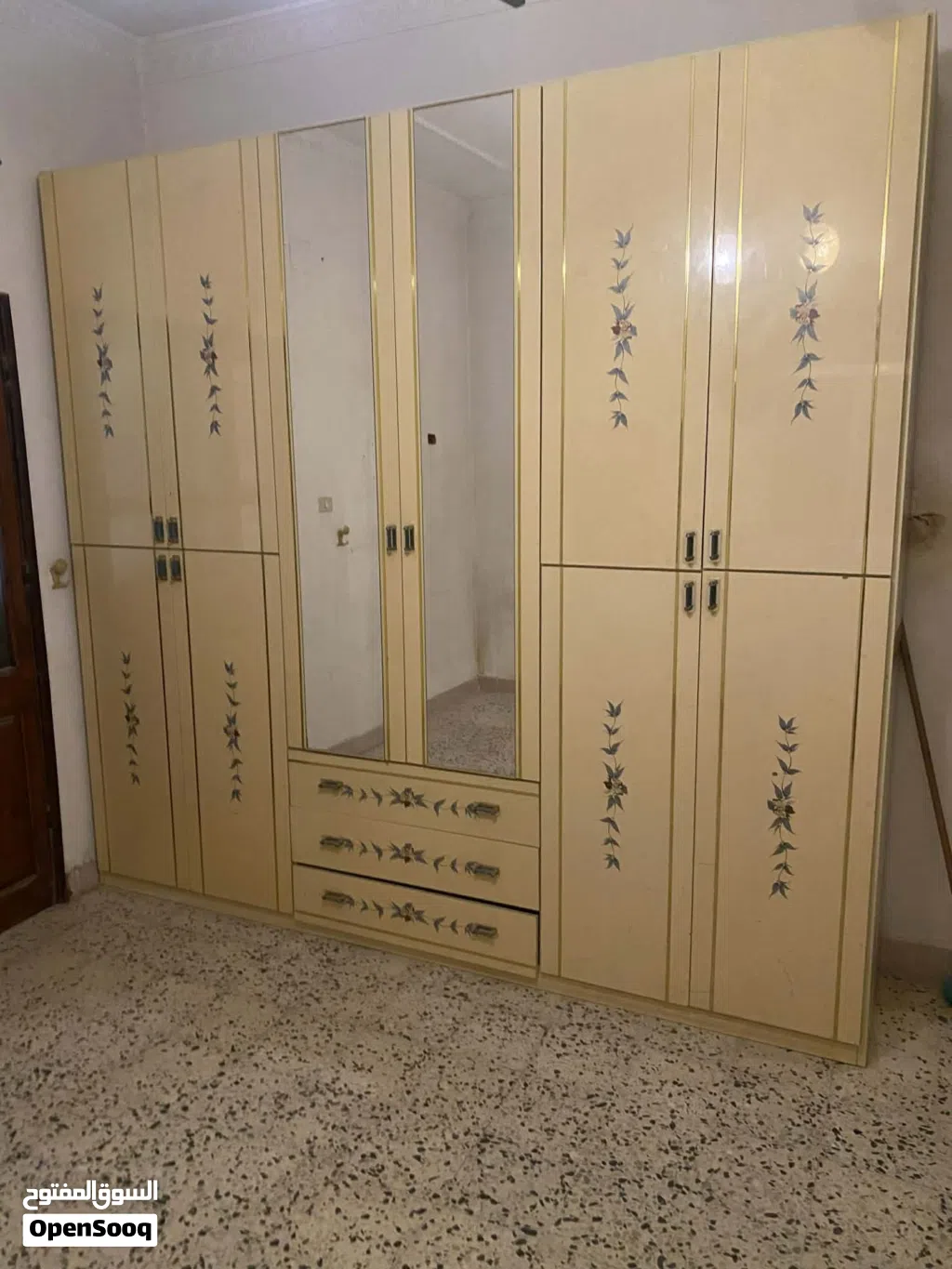 دولاب ايطالي