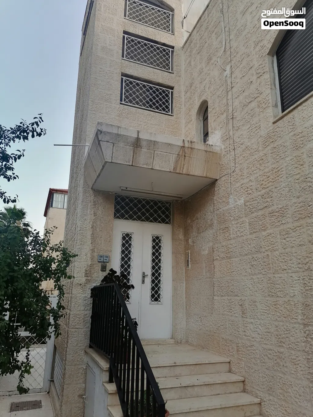فيلا للبيع الجاردنز على شارعين مع منسوب من المالك