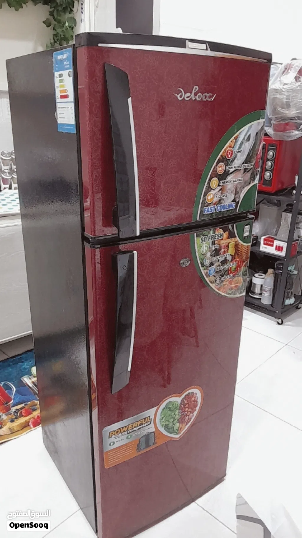 ثلاجة حجم متوسط نظيفة جدا