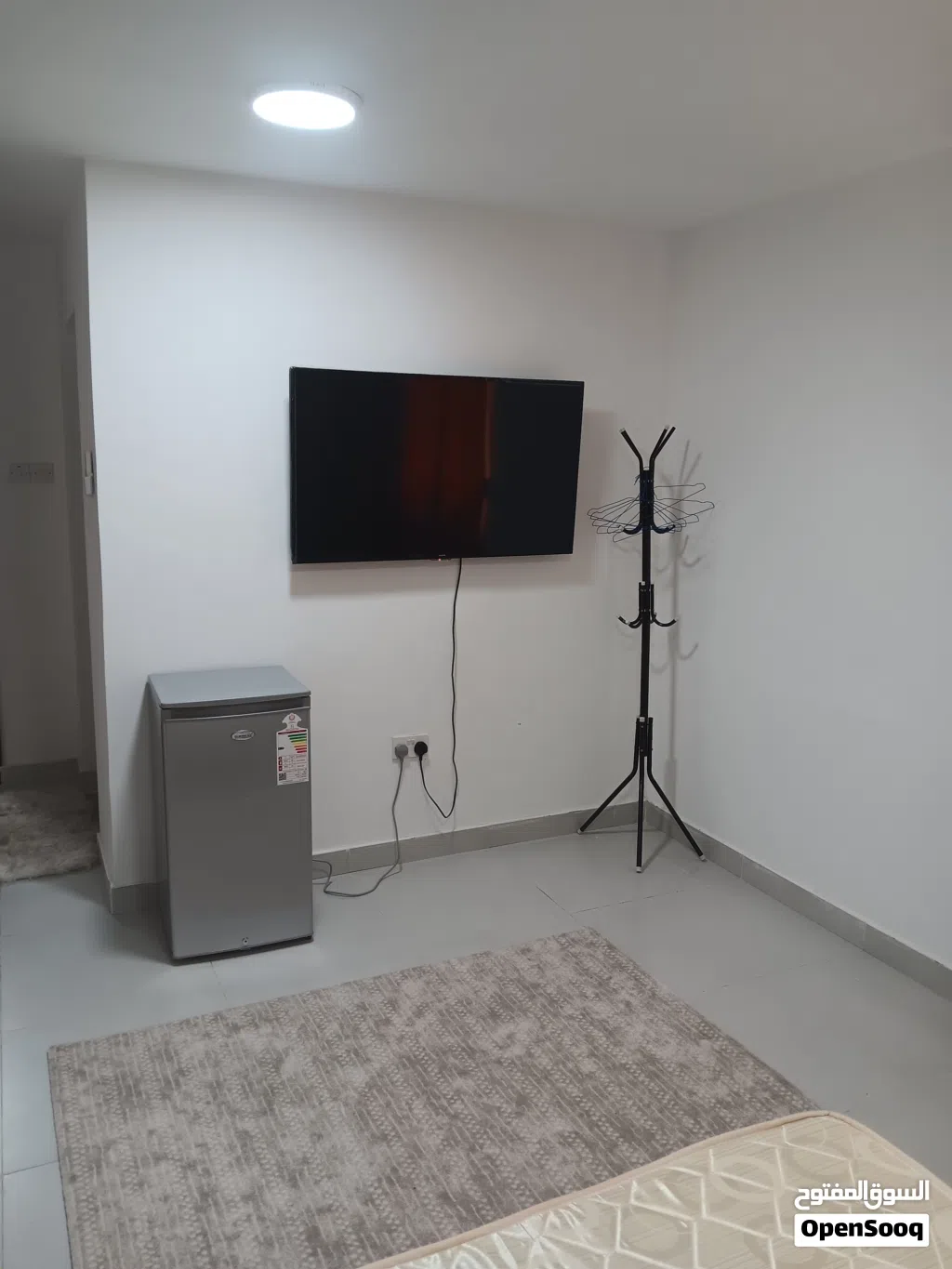 غرفه مستقلة مؤثثة في الخوير اول خط شارع ماها single room with furniture in Al khuwir
