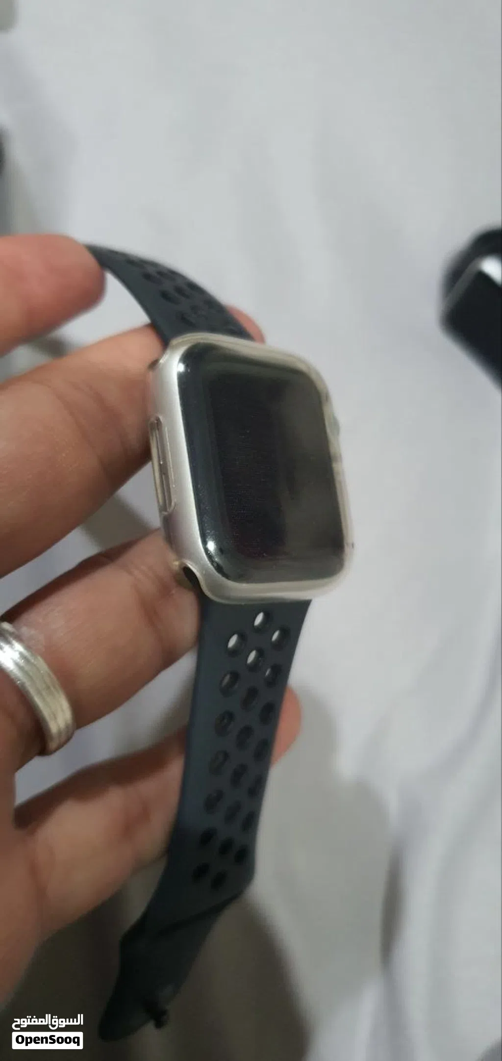 Apple watch series 4 40mm ساعة ابل الاصدار الرابع