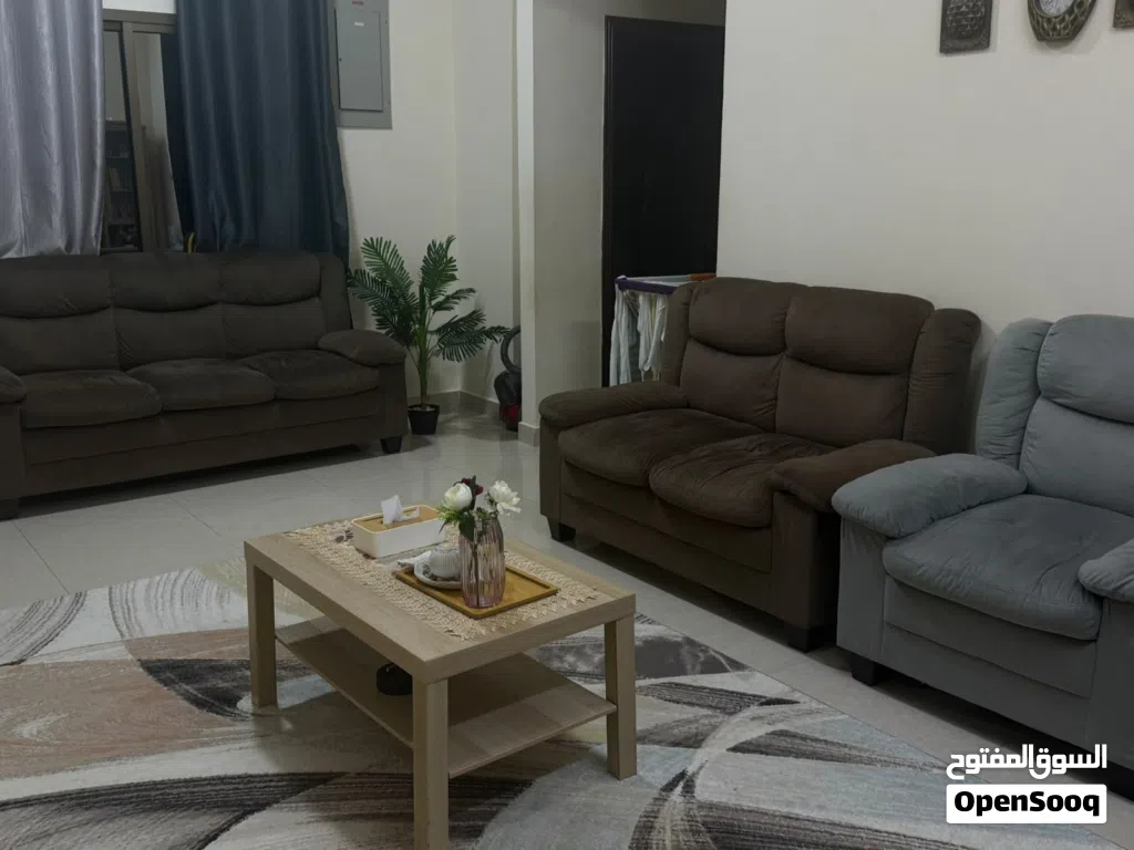 طقم كنب للبيع بحاله ممتازه