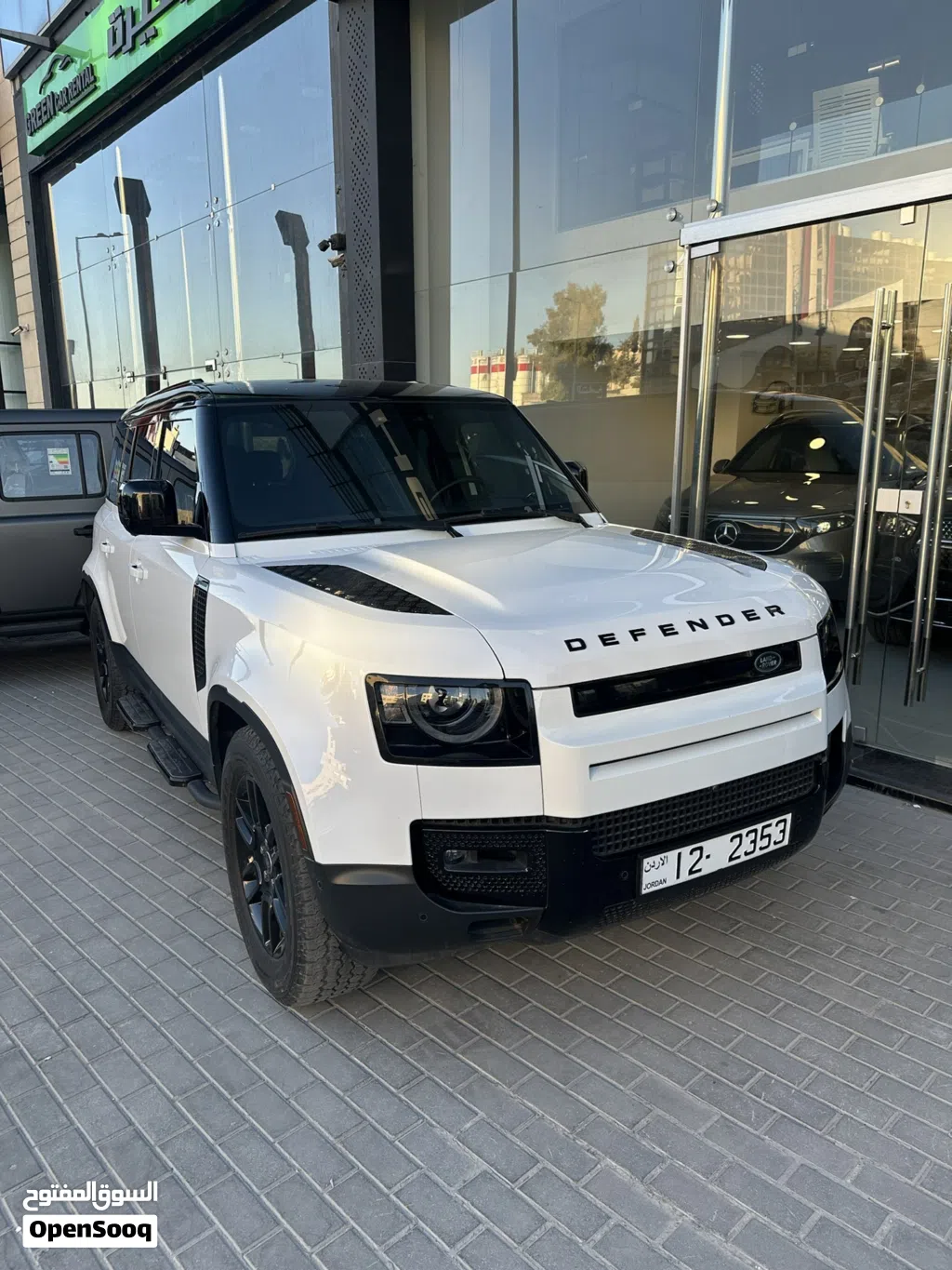 Land Rover Defender 110
