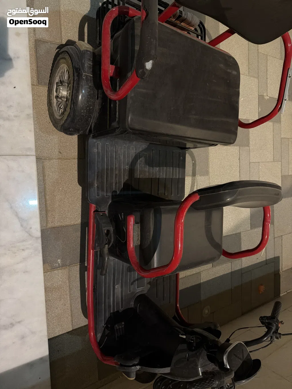 سكوتر احمر
