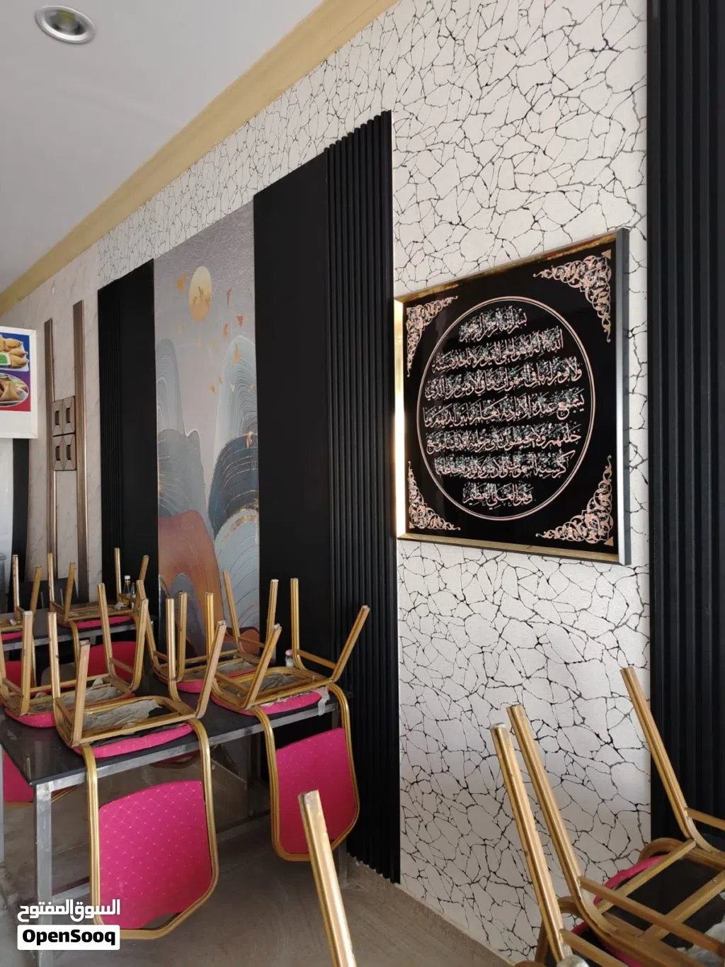 مطعم جاهز بالاضافه لغرفه للعمال وغرفه مخزن في موقع ممتاز على الخط الدولي خط بركاء صحارالإمارات