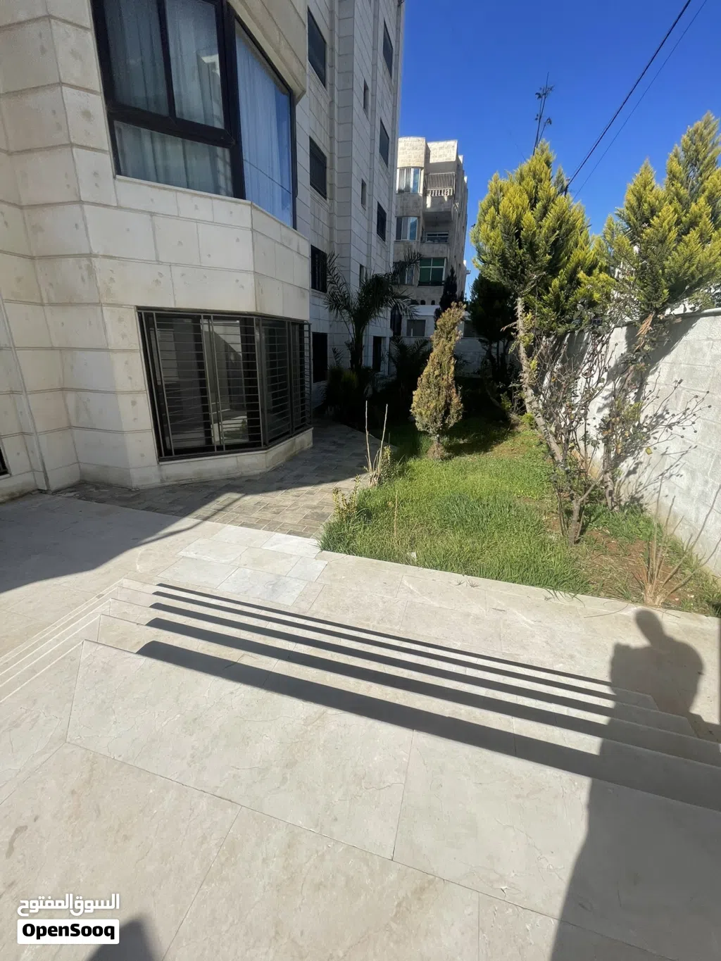 شقة ارضية 435 متر في - الرابية - بموقع مميز جدا 4 ماستر و حديقة واسعة (id 191906)