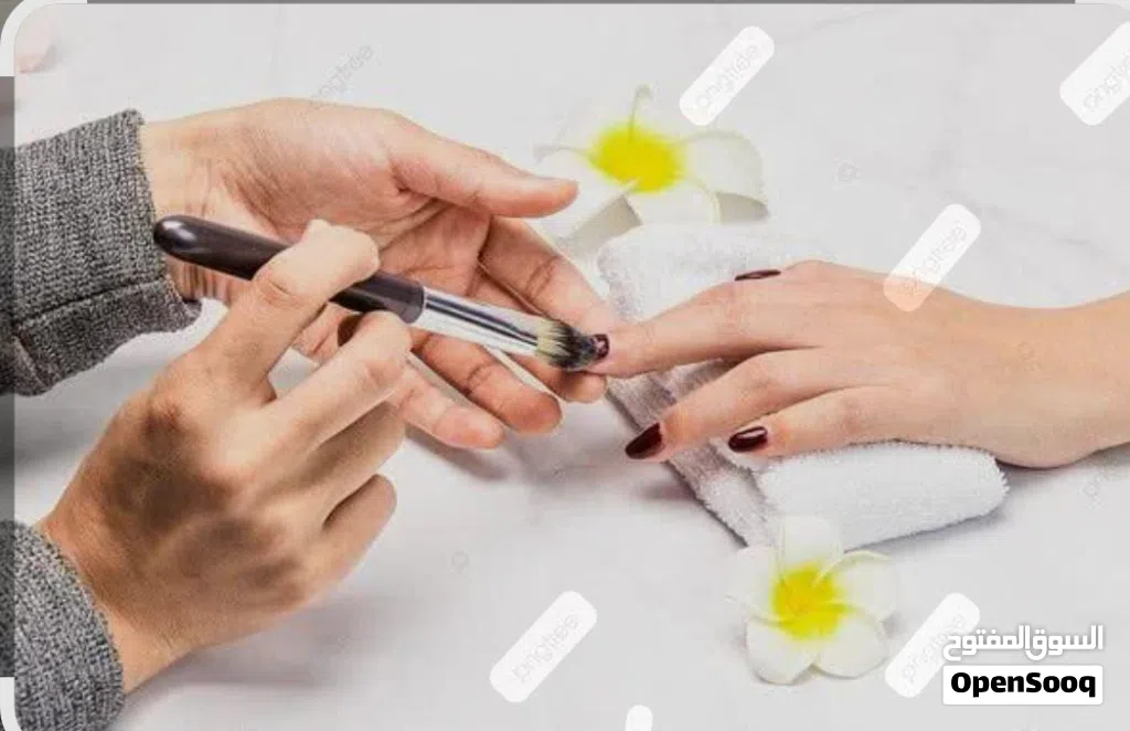 مطلوب اظافر.. اخصائيه بديكير و مناكير