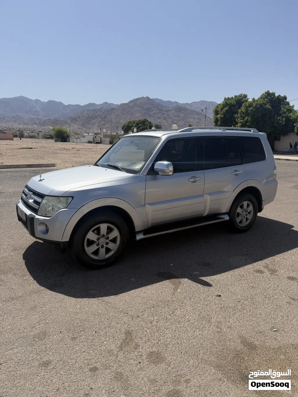 ميتسوبيشي باجيرو GLS MID