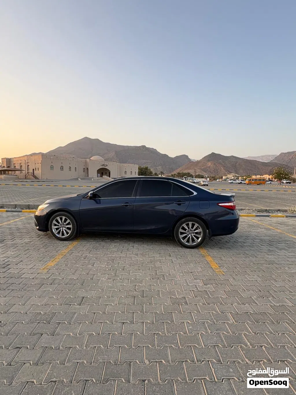 تويوتا كامري LE