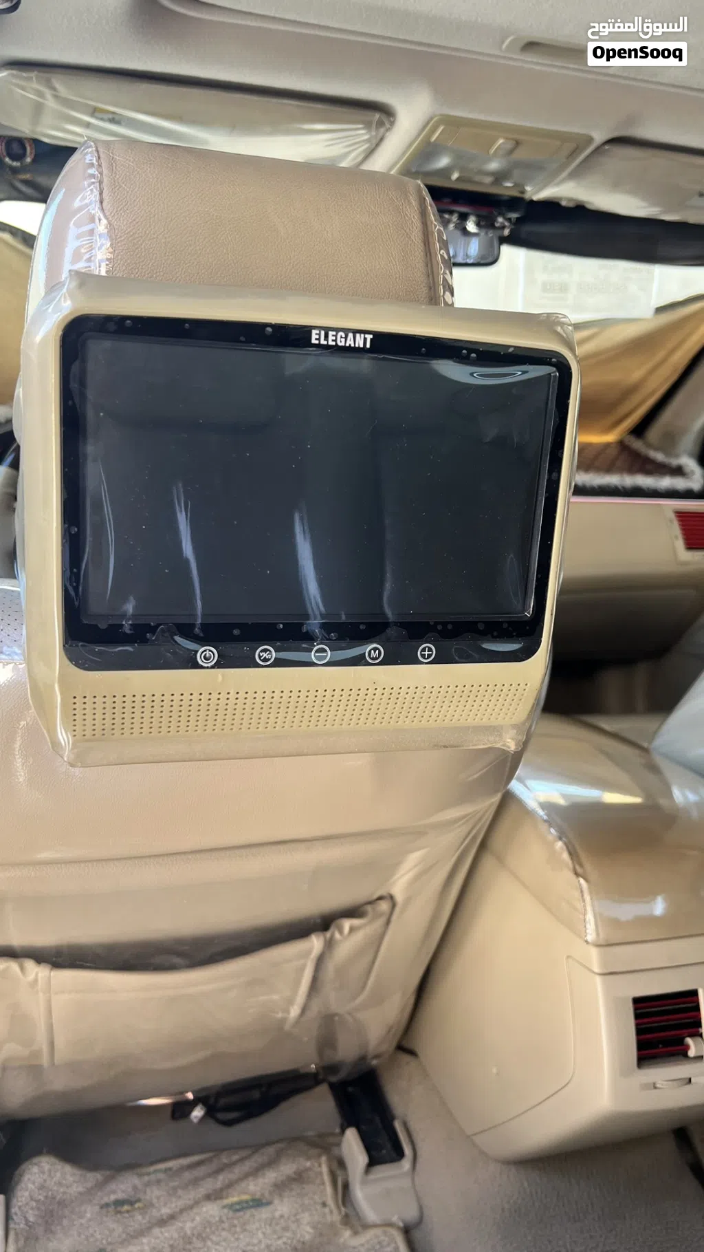 للبيع طقم شاشه شبه جديده وعليهن حماية بلاستك حماية شاشه من لخدرش مع كامل ملحقاتهن