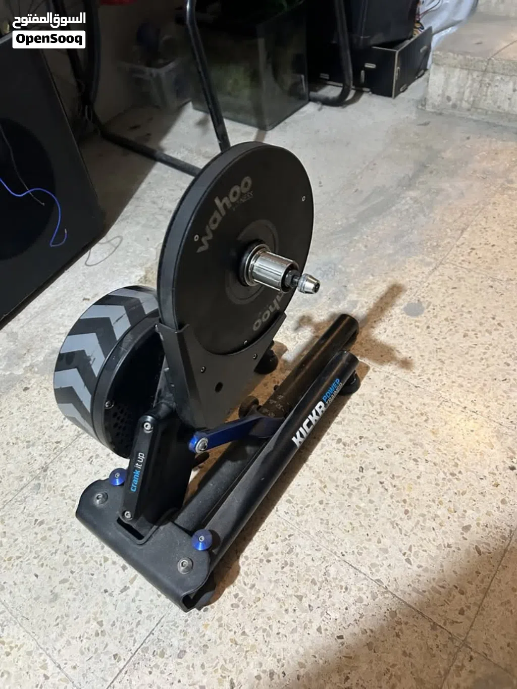 KICKR v1 (2011) Smart Trainer Information wahoo elemnt ترينر بسكليت