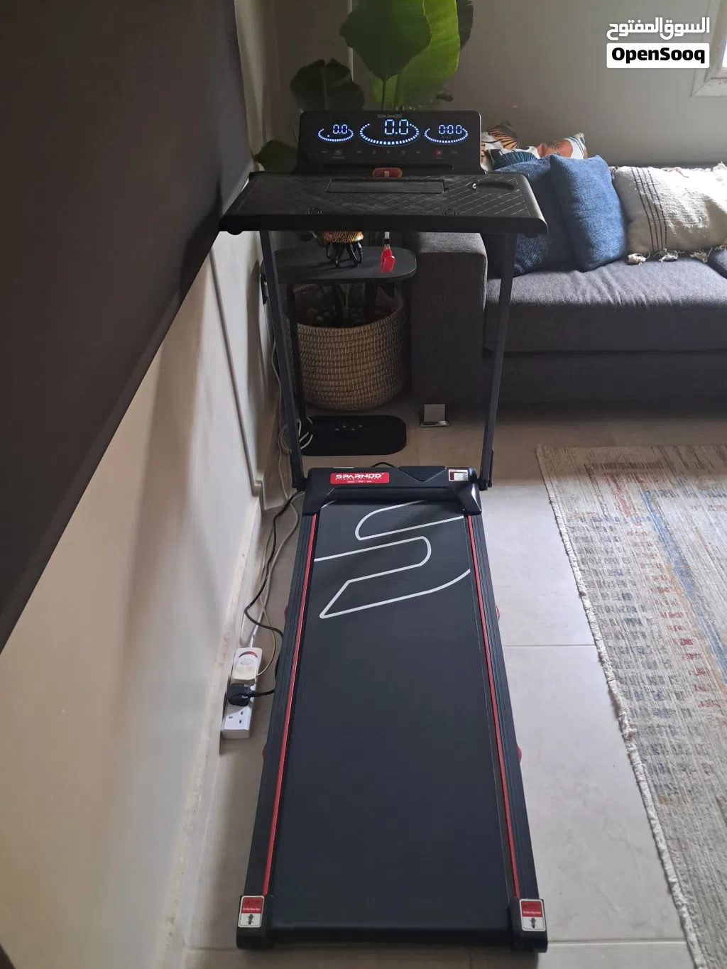 Treadmill with tray / table