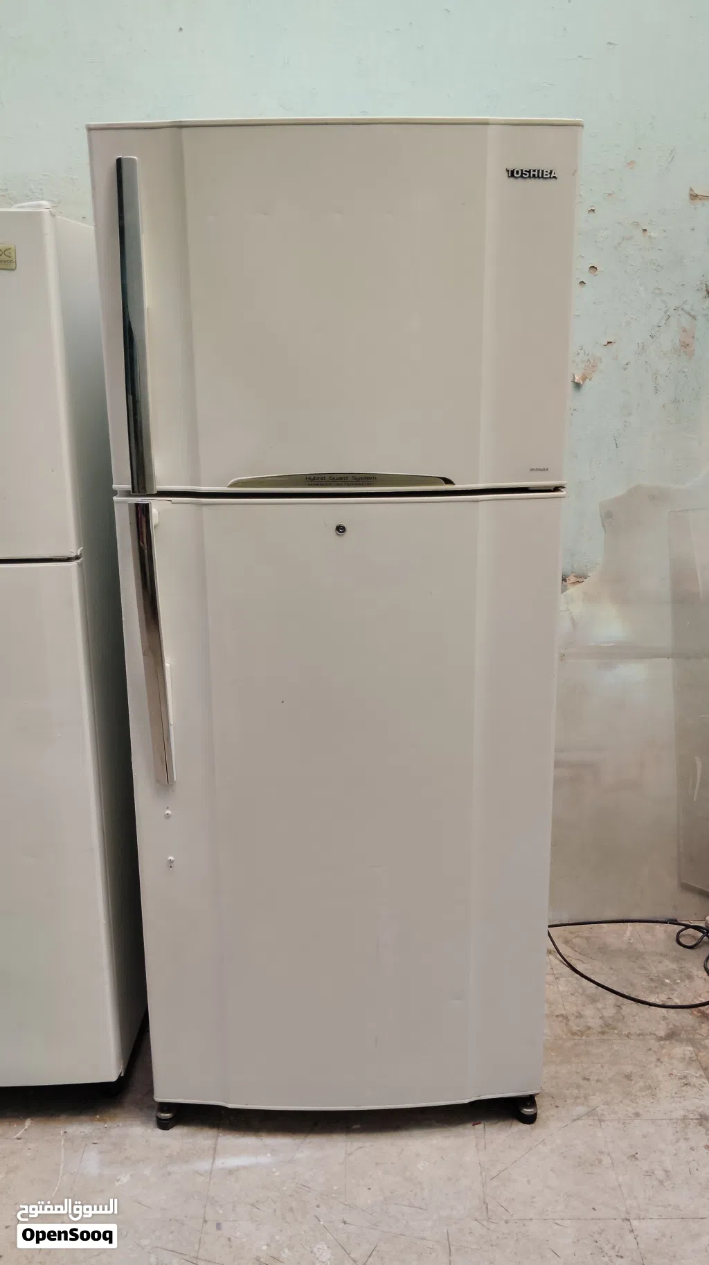 نبيع ثلاجه حجم كبير ثلاجه توشيبا 24 قدم بحاله ممتازه للبيع معا التوصيل والتشغيل والكفاله تبريد وتجمي