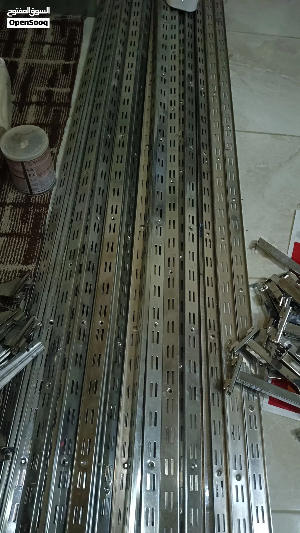 ديكور محل كامل للبيع بسعر الحرق ما بقصر مع الشرى