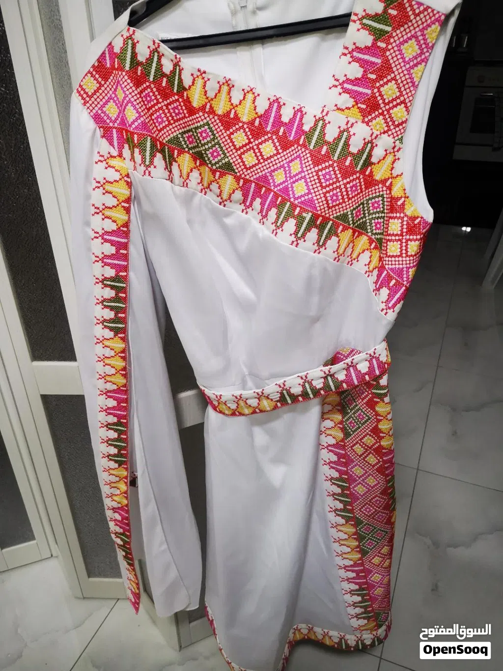 أثواب مطرزة للحنه