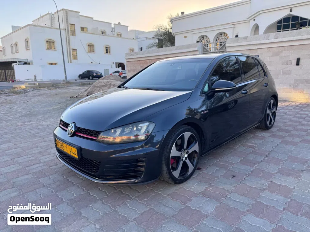 فولكسفاغن جولف GTI Standard
