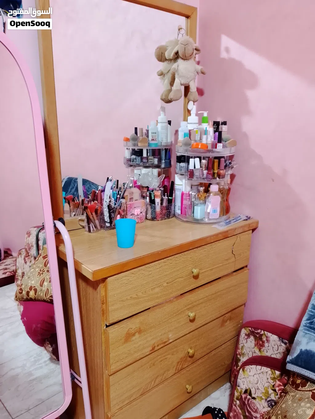 تسريحه مع مرايه
