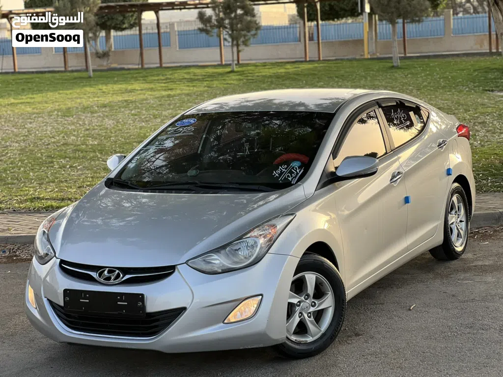 Hyundai Elantra Standard