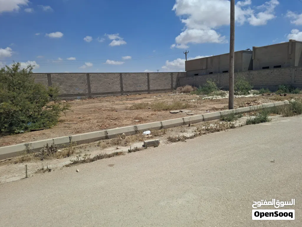 قطعة أرض في الهواري حي الرياض مقابل مستشفى النفسية من المالك مباشره