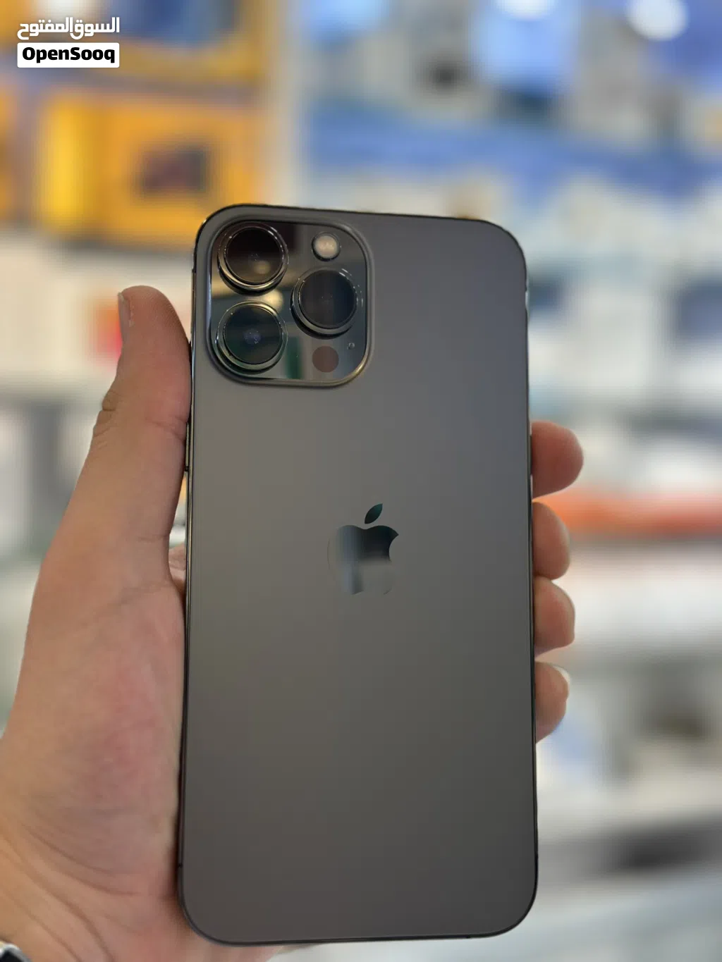 iPhone 13 Pro Max 256GB بحالة ممتازه كفالة استرداد نقدي الألوان (رمادي.ذهبي)86-90