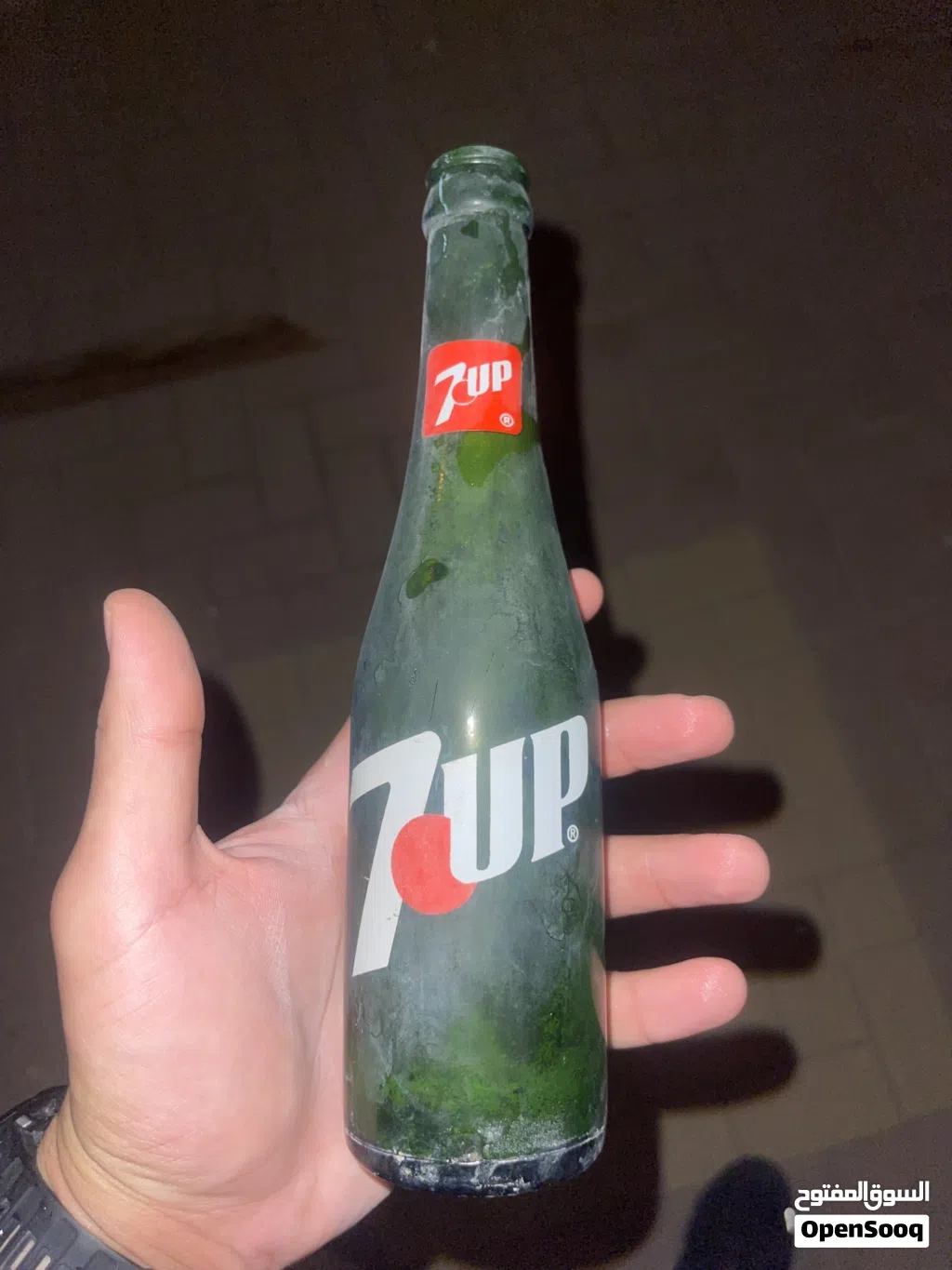 زجاجة سڤن أب القديمة