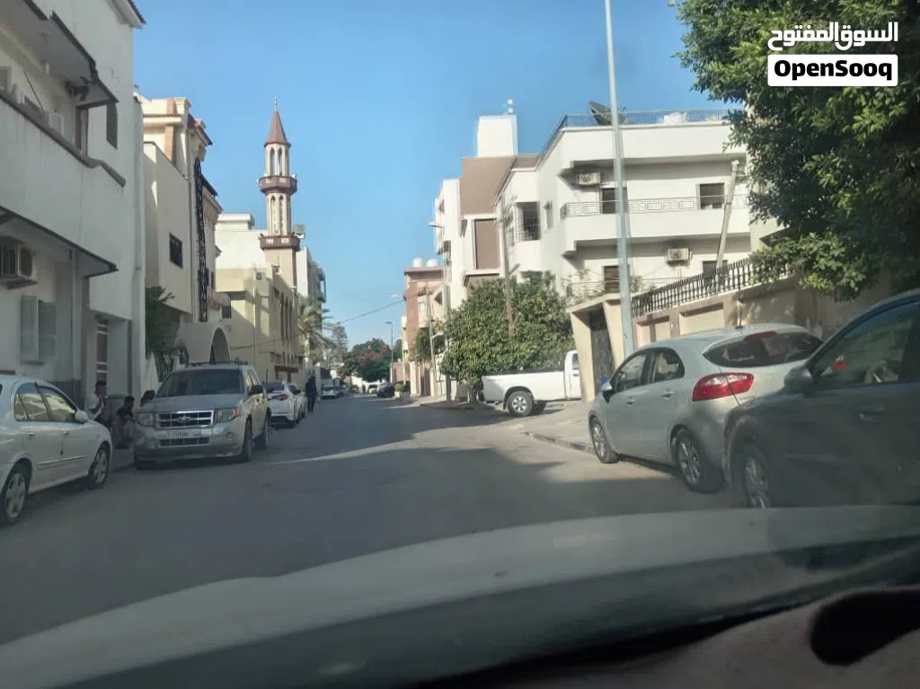 شقة خدمية ارضية للايجار في بن عاشور