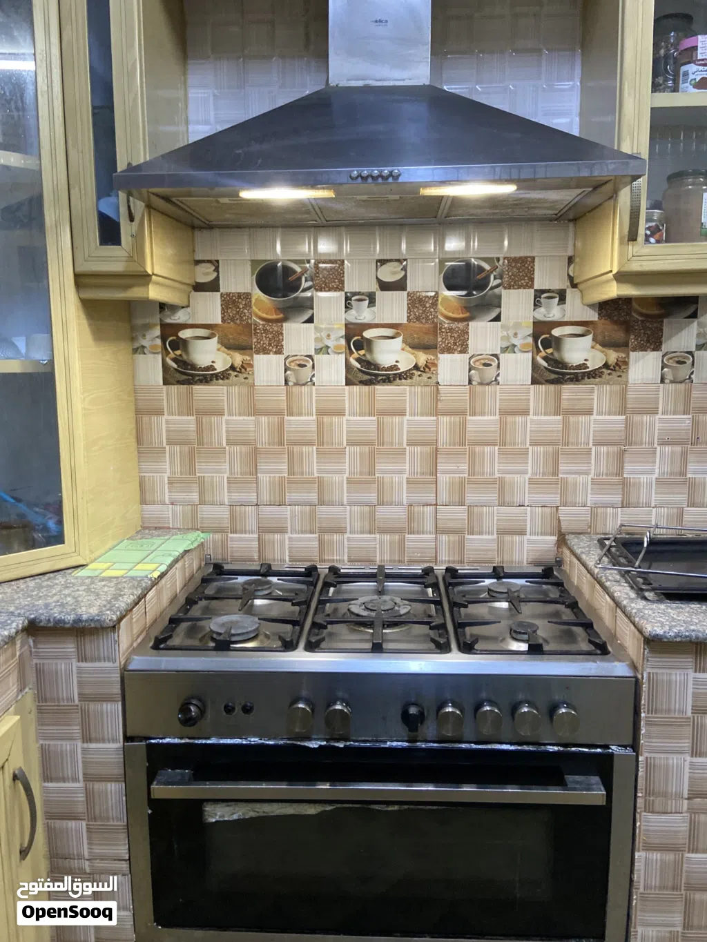 فرن مستعمل بحالة جيدة