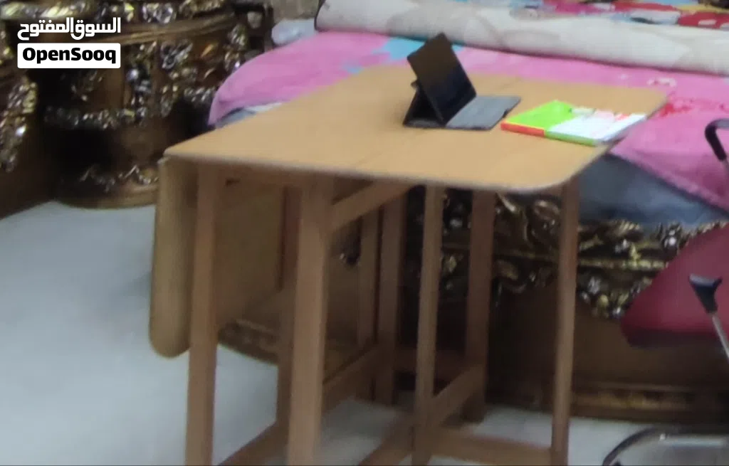 ترابيزه مكتب او سفره