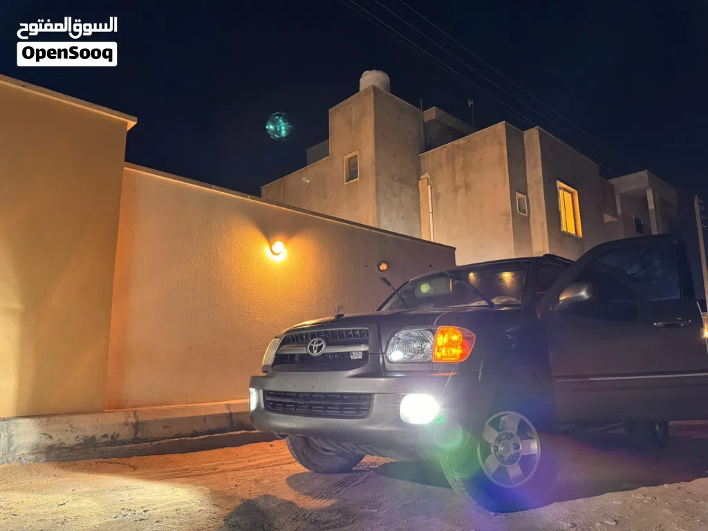 Toyota Sequoia SR 5