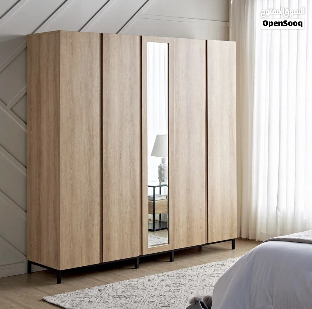 Anders Cupboard (closet)