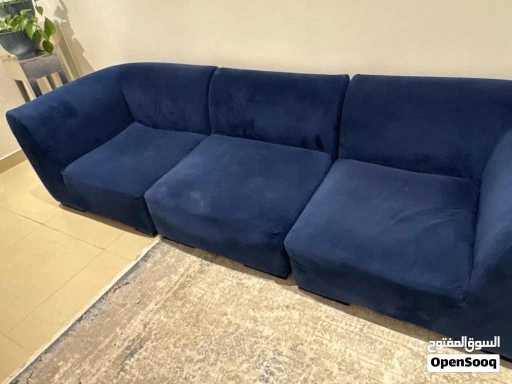 طقم كنب لون كحلي خام مخمل مريح