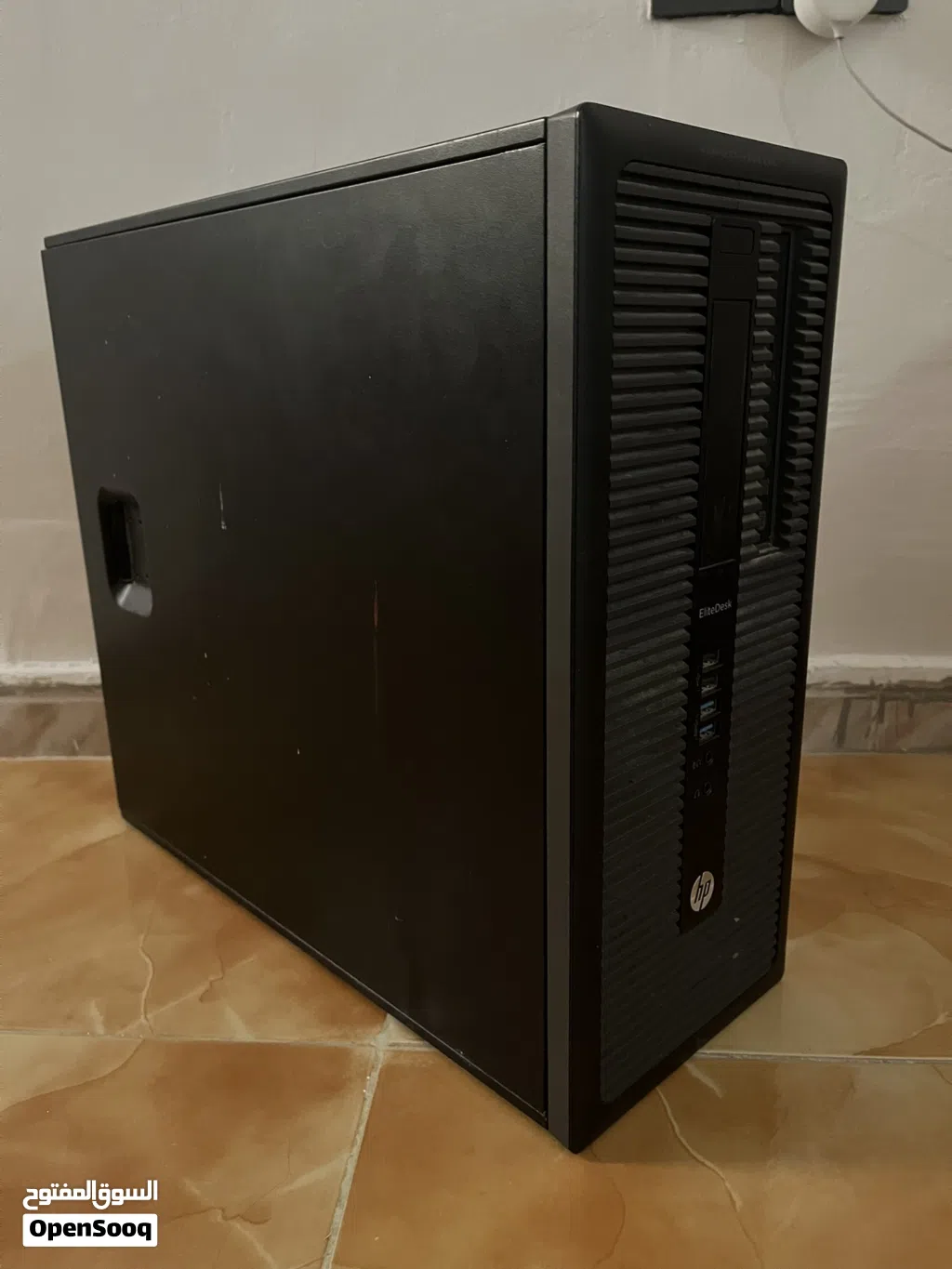 كمبيوتر مكتبي - desktop computer