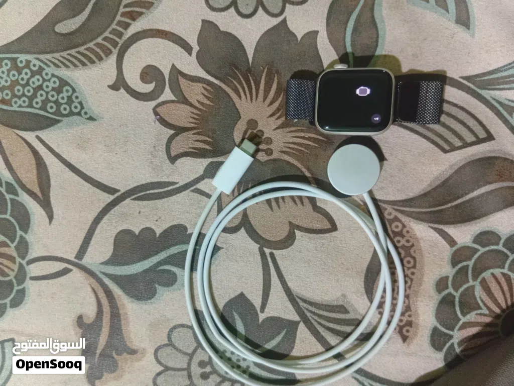 ساعه ايفون مقفل الايكلود
