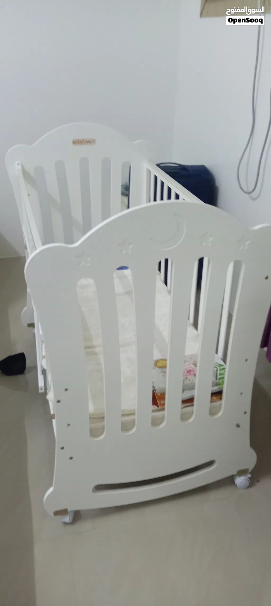 سرير أطفال شبه جديد وبحاله ممتازه