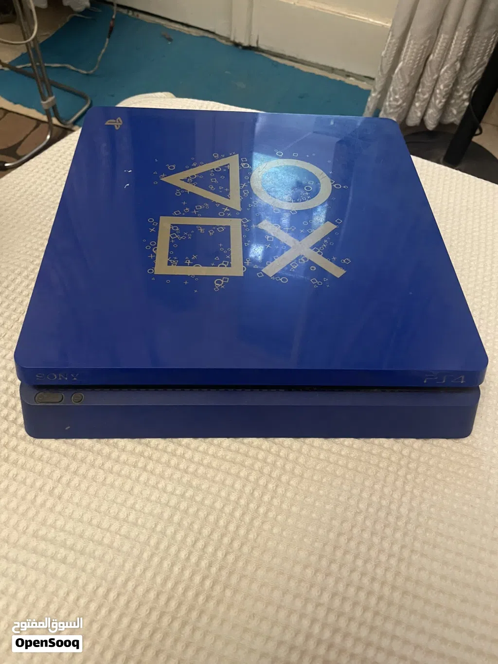 PlayStation 4 slim used -1tb blue limited edition.