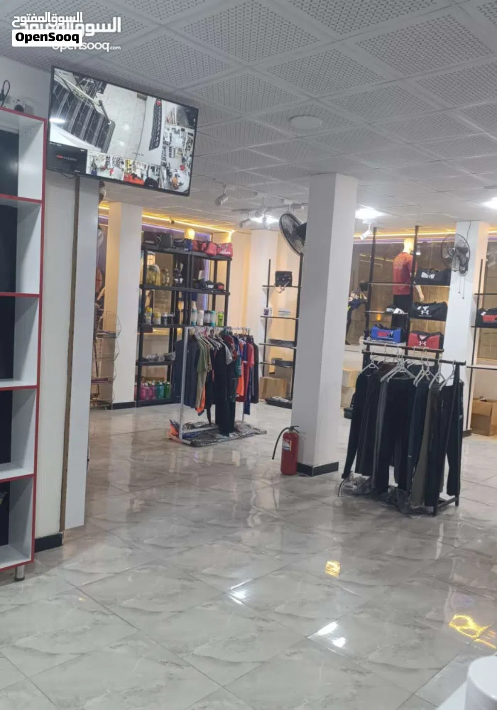 طابق تجاري موقع حيوي ومميز للايجار والبيع