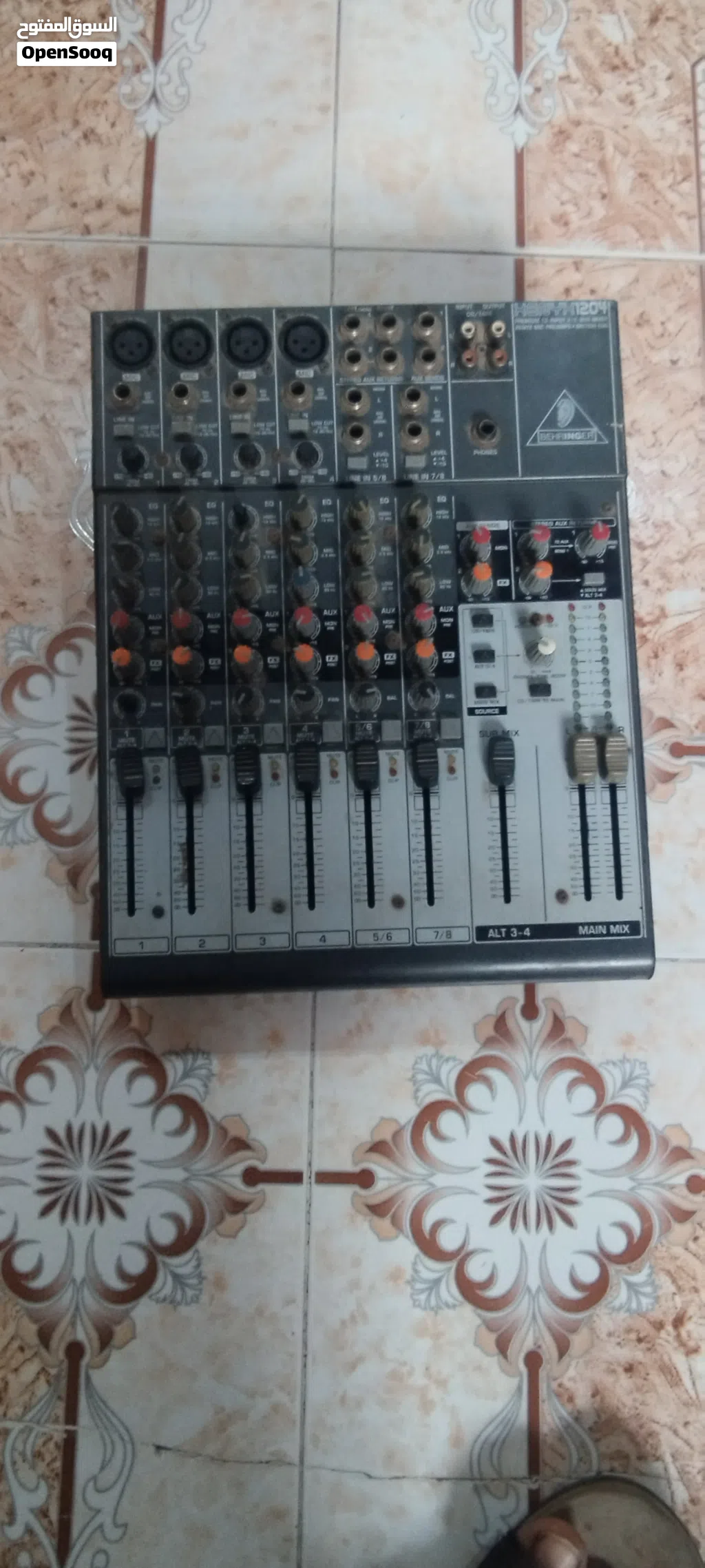 خلاط صوت بيرينجر XENYX X1204USB،