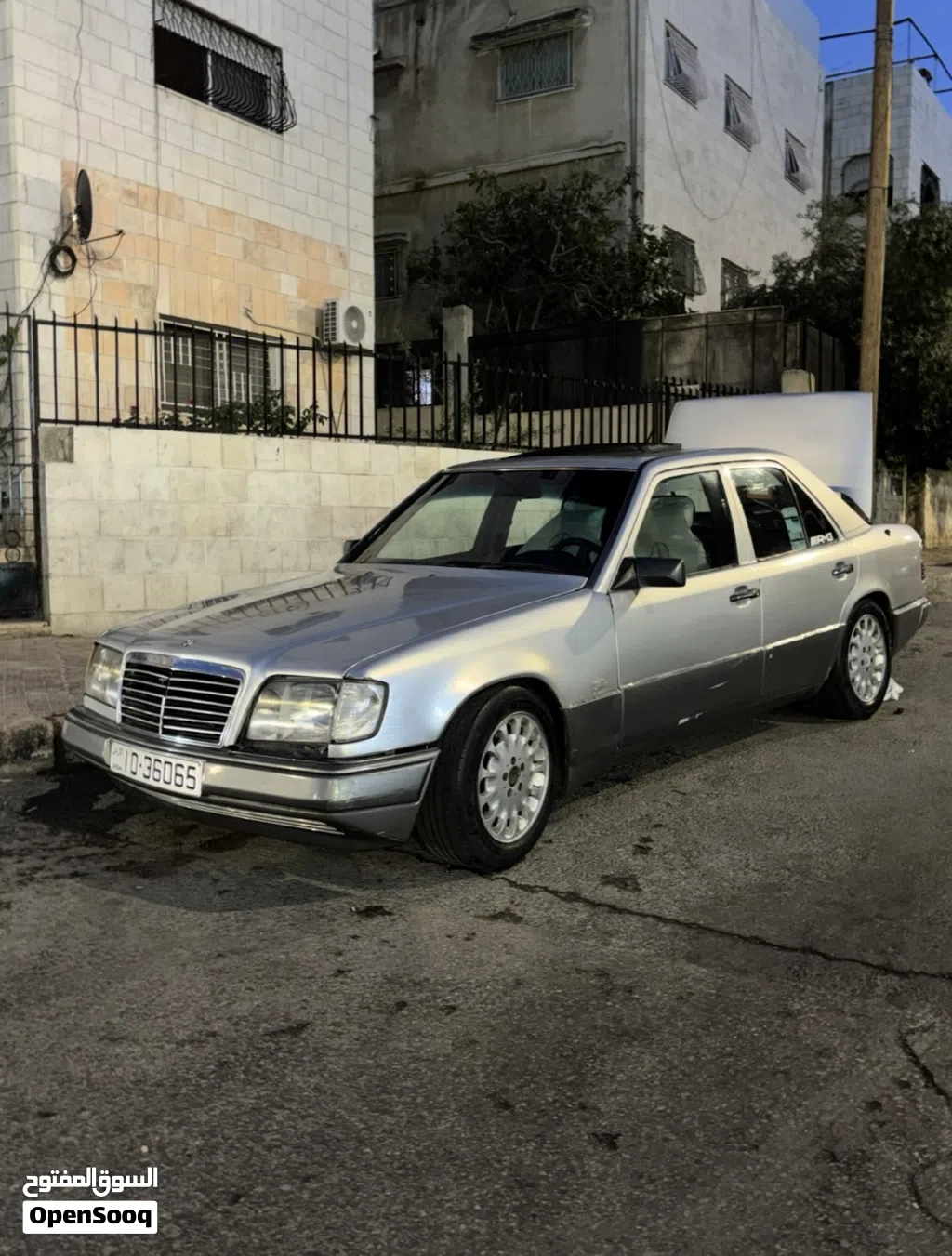 Mercedes Benz E-Class E 200