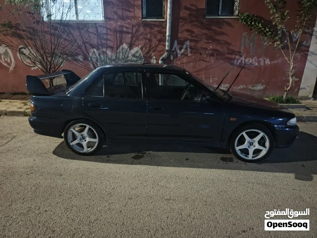 ميتسوبيشي لانسر GLS