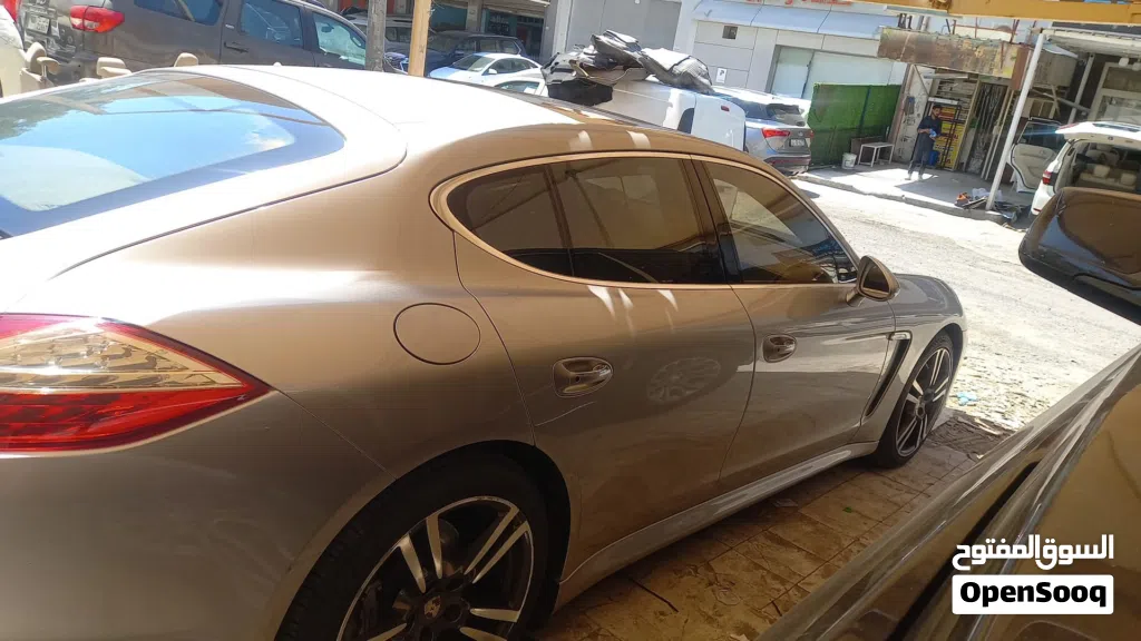 بورش باناميرا Panamera