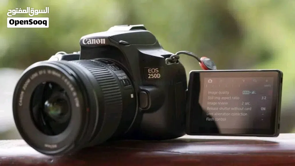 كاميرا canon 250d شبه الجديده تماما