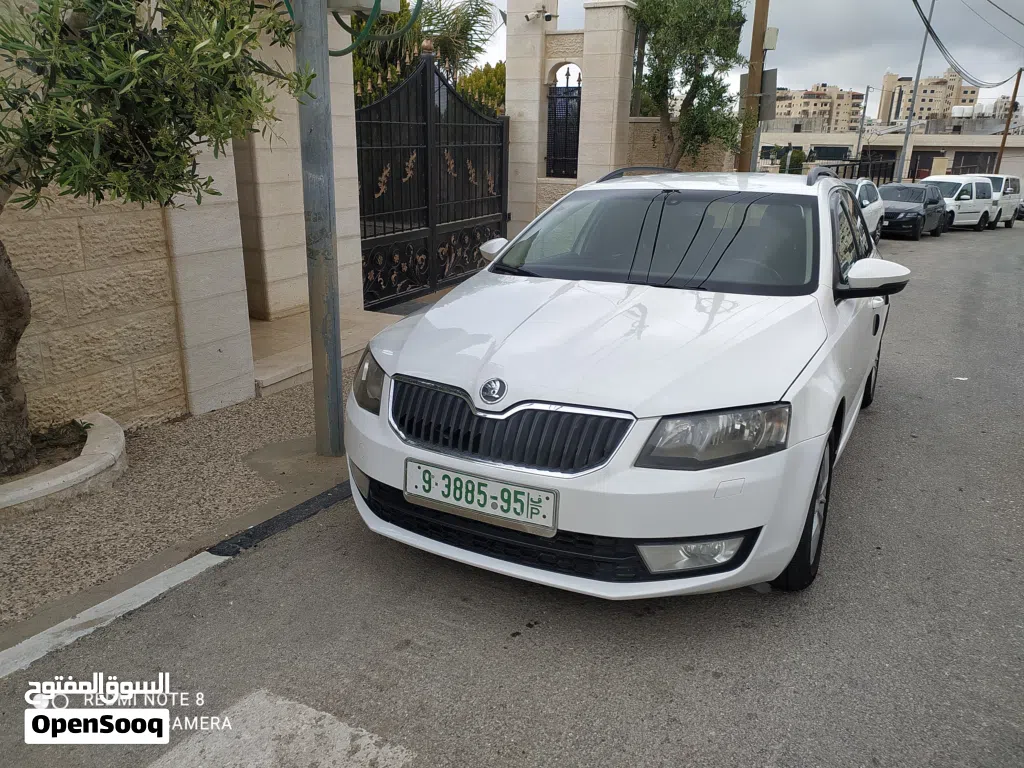 سكودا اوكتافيا Standard