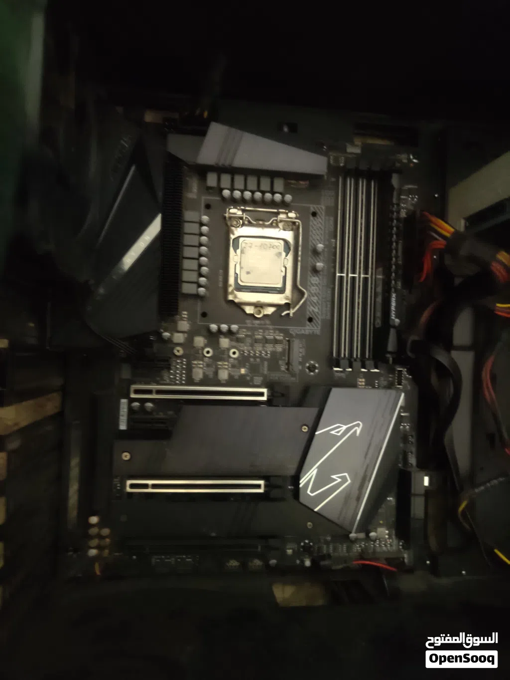 لوحة AORUS Z490 PRO AX مع معالج i7-10700 و تخزين NVMe M.2 سعة 1TB